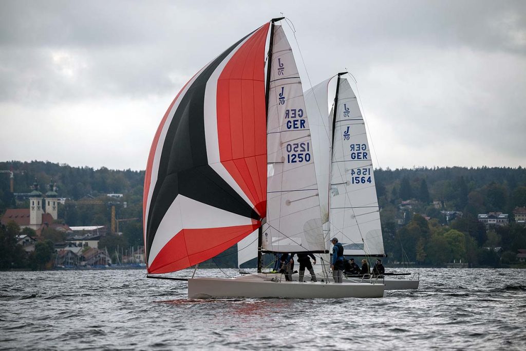 IDM J/70  Tag 2 - Mats Schönebeck NRV baut die Führung weiter aus